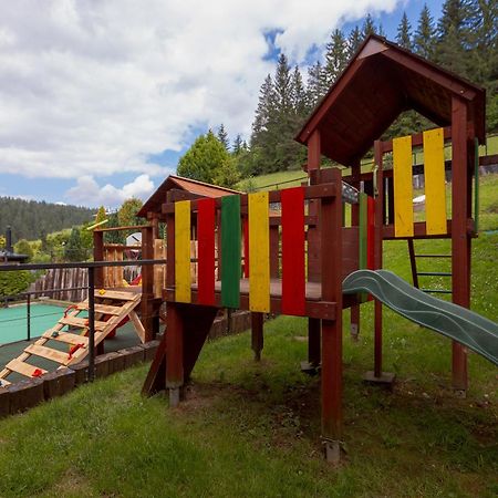 Wellness Rezort Janosikov Dvor ซาซริวา ภายนอก รูปภาพ