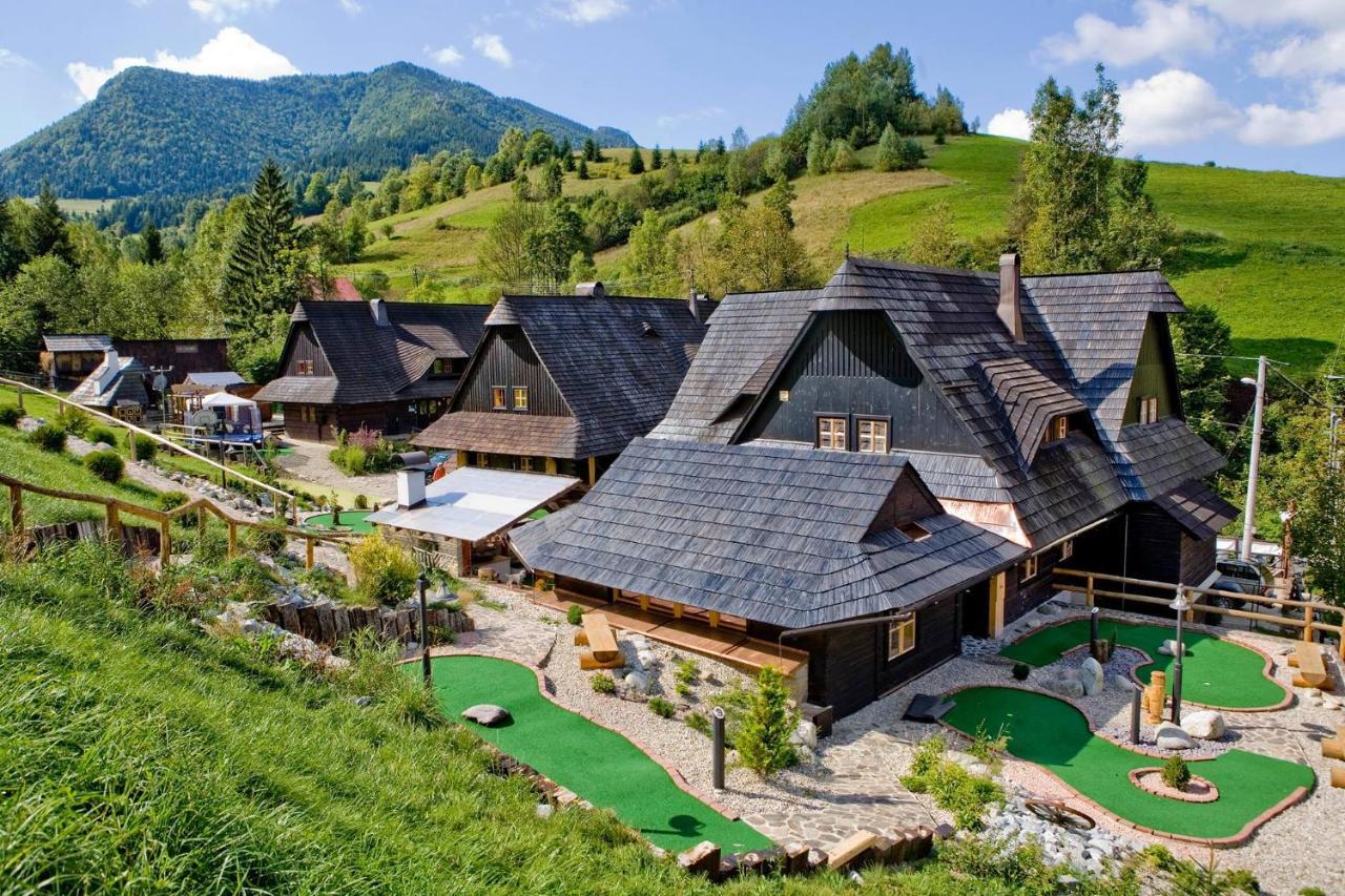 Wellness Rezort Janosikov Dvor ซาซริวา ภายนอก รูปภาพ