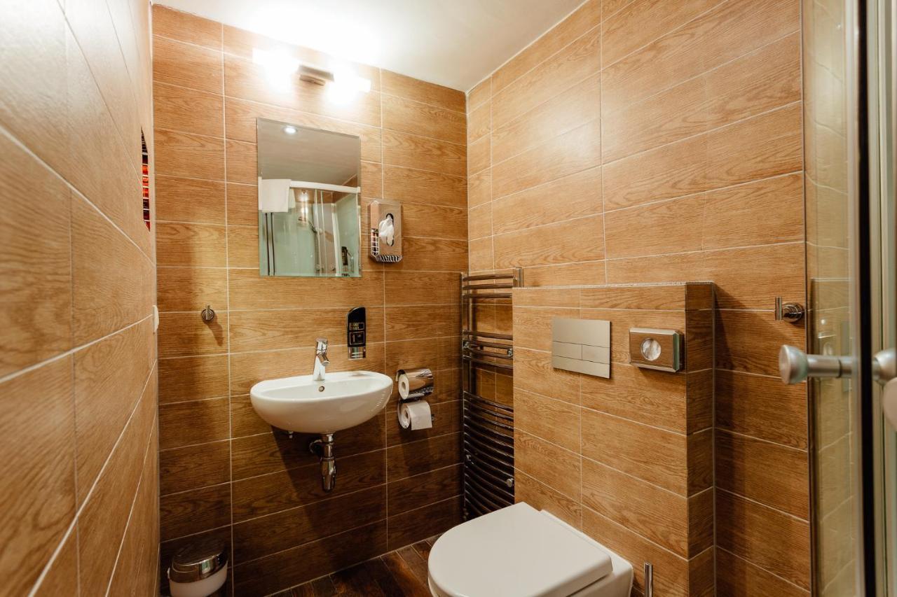 Wellness Rezort Janosikov Dvor ซาซริวา ภายนอก รูปภาพ