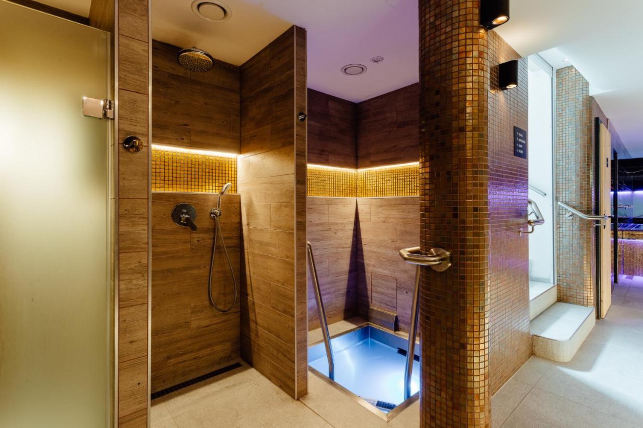 Wellness Rezort Janosikov Dvor ซาซริวา ภายนอก รูปภาพ