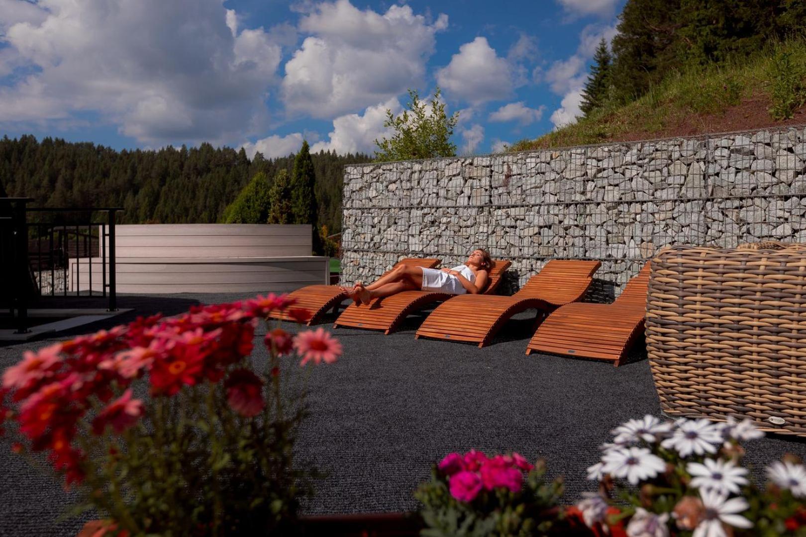 Wellness Rezort Janosikov Dvor ซาซริวา ภายนอก รูปภาพ